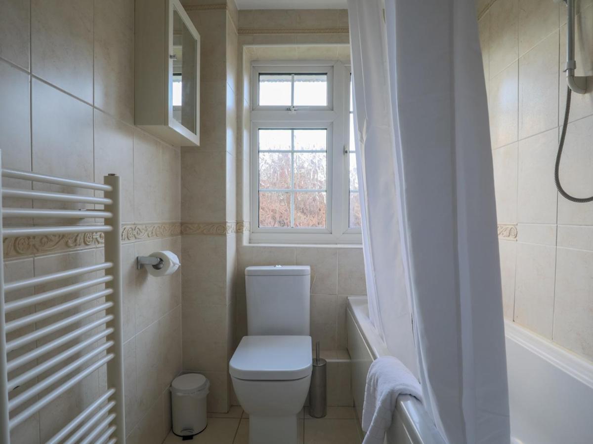 Pass The Keys Spacious 2 Bed Apartment Central Windsor Eksteriør billede