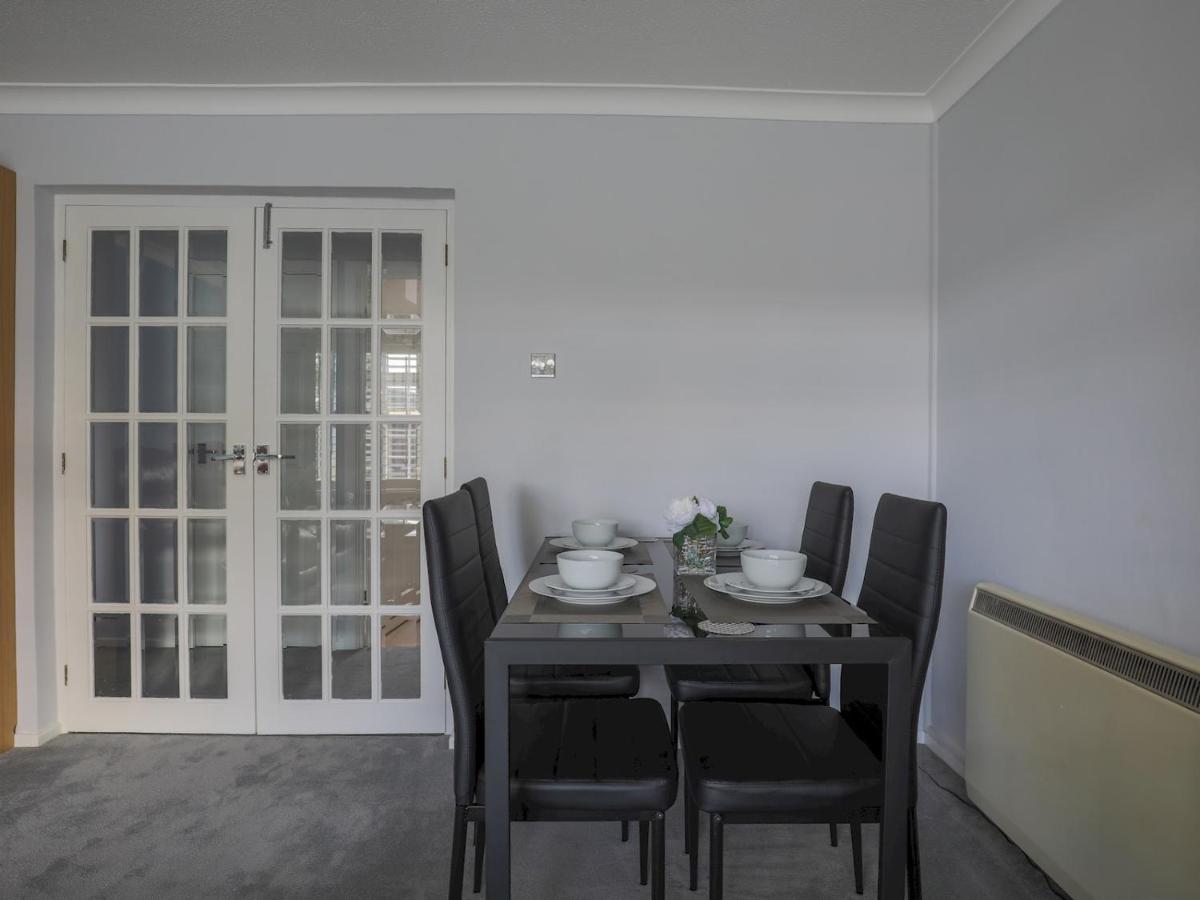 Pass The Keys Spacious 2 Bed Apartment Central Windsor Eksteriør billede