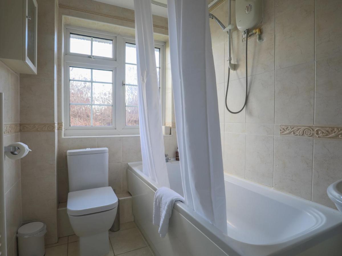 Pass The Keys Spacious 2 Bed Apartment Central Windsor Eksteriør billede