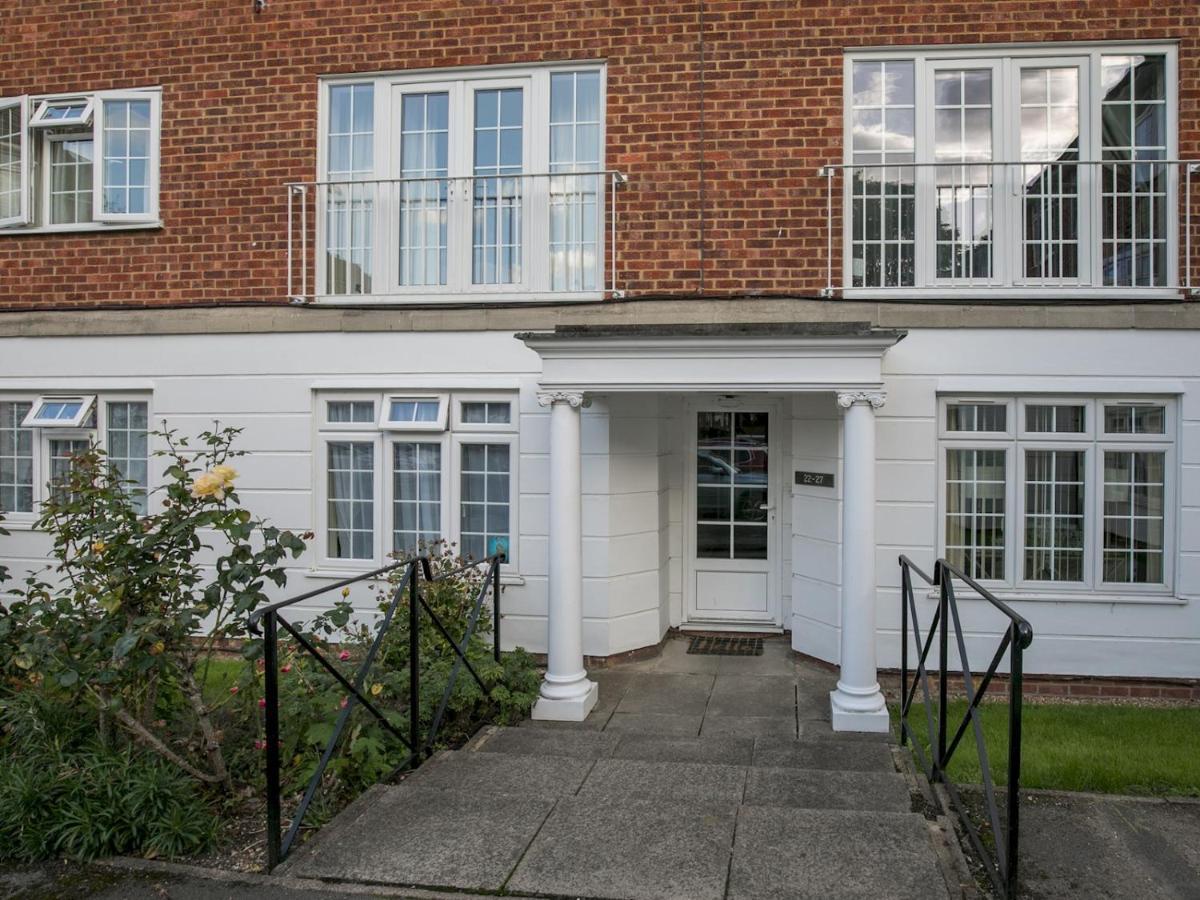 Pass The Keys Spacious 2 Bed Apartment Central Windsor Eksteriør billede